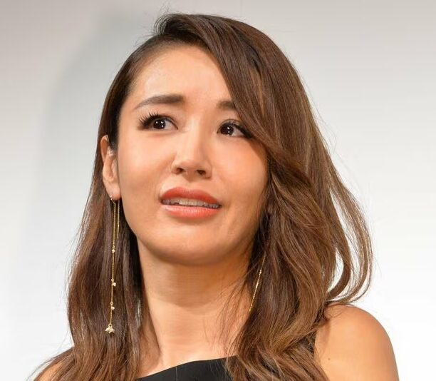 鈴木紗理奈さん